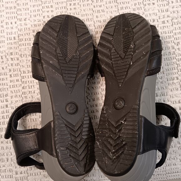 BareTraps Womens 'Boland' Leather Adjustable Strap Open Toe Wedge Sandals sz 9.5 - Picture 9 of 11